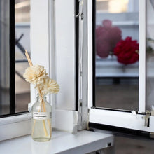 Load image into Gallery viewer, Sweet Pineapple Reed Diffuser